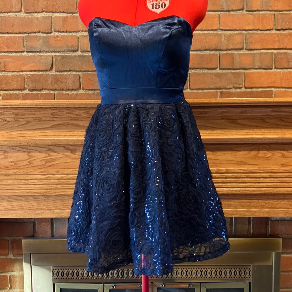 EUC Sz 5 Lily Rose navy satin/sequin dress